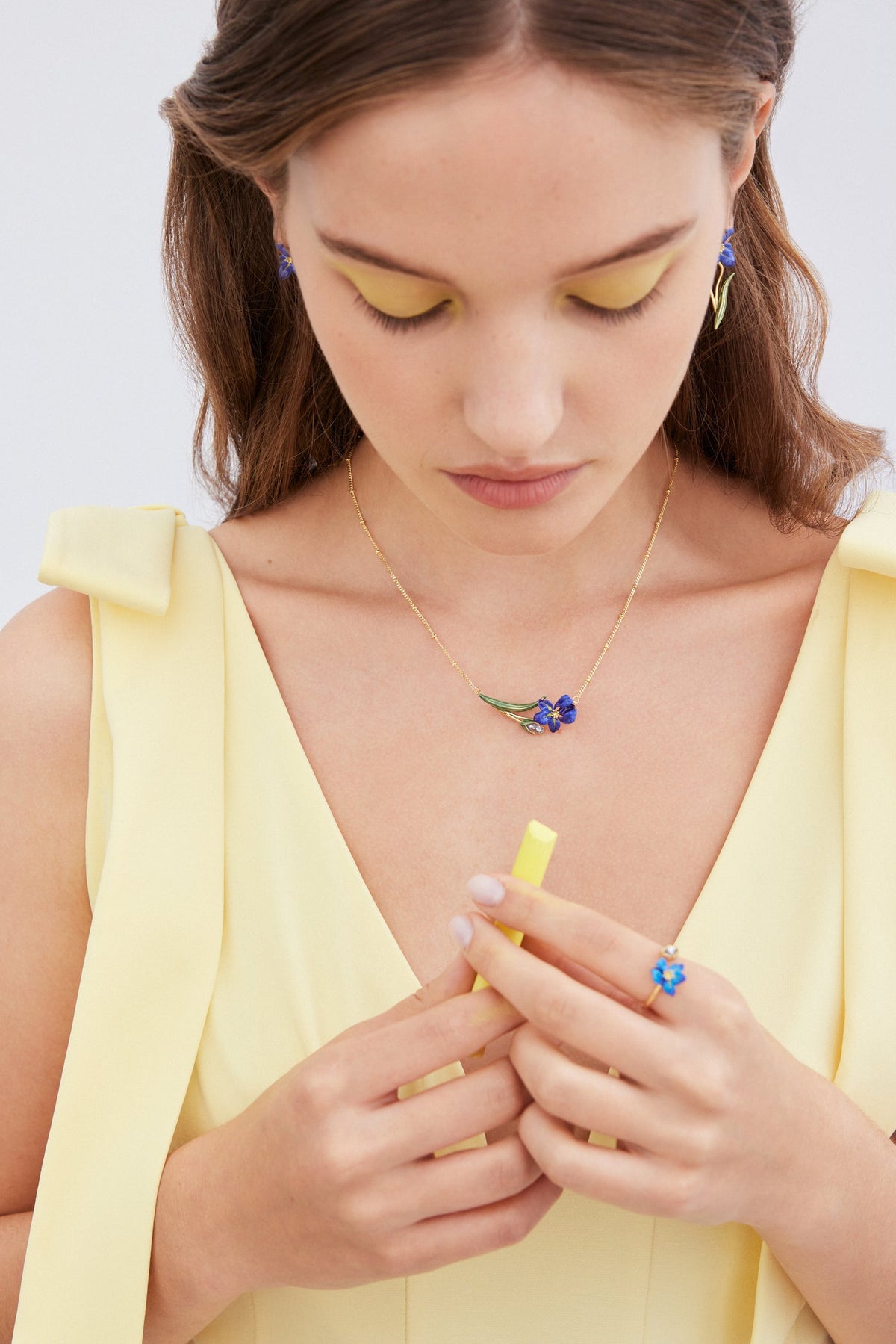 Adjustable Ring LES IRIS DE VINCENT — worn by a model