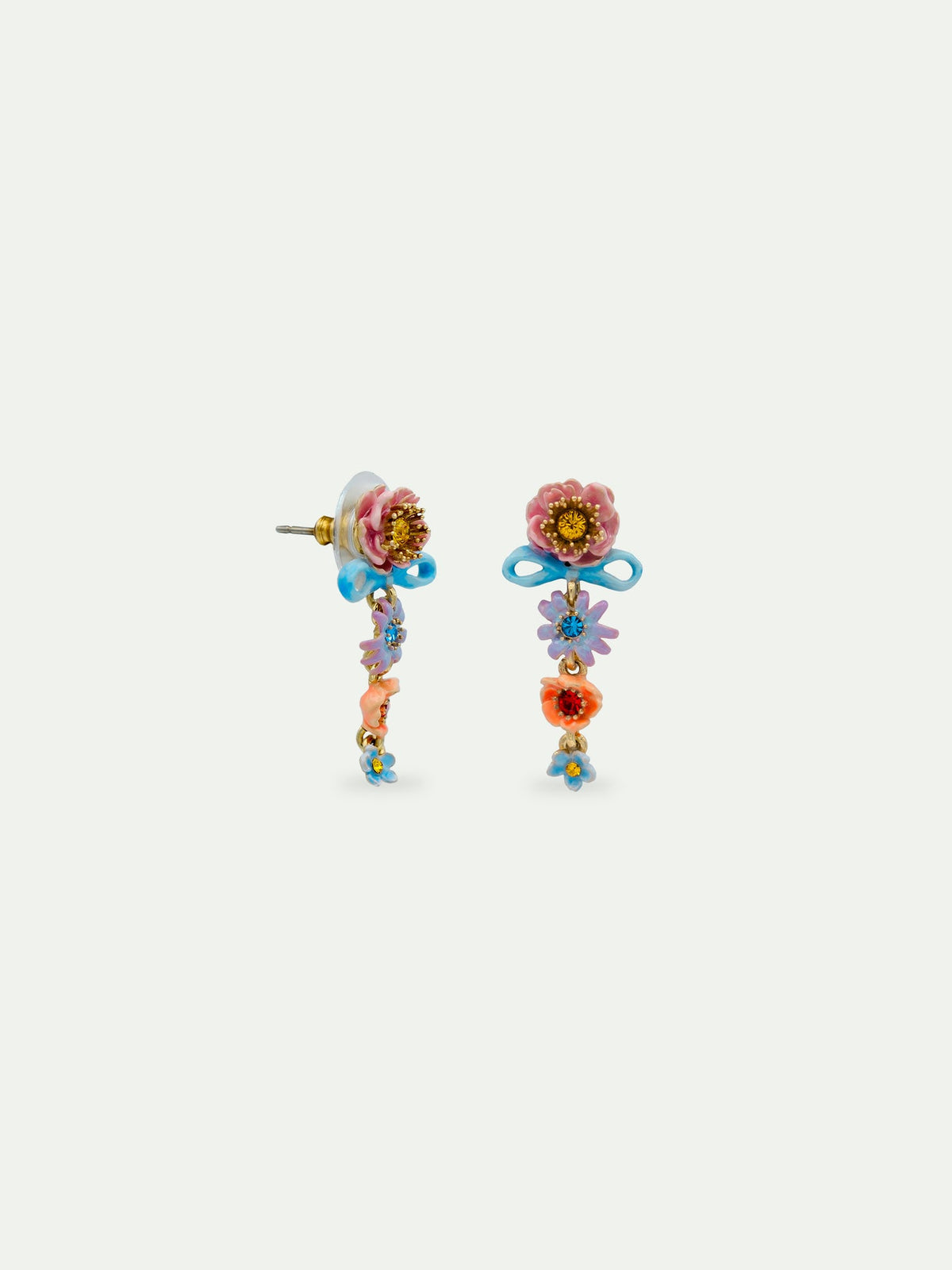 Clip Earrings PETIT TRIANON — detail view