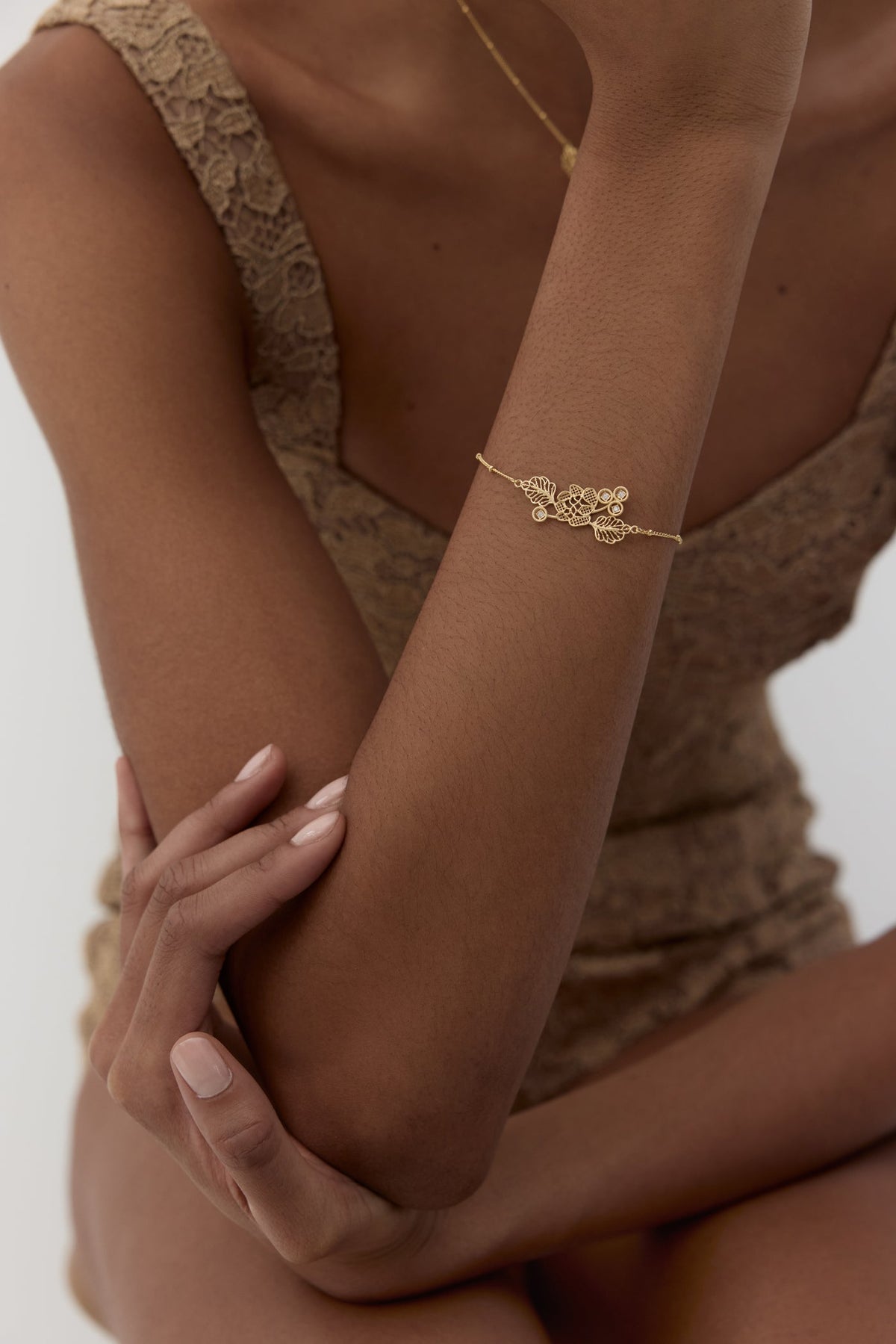 Bracelet 15.5+3.5cm FIL D'OR — worn by a model