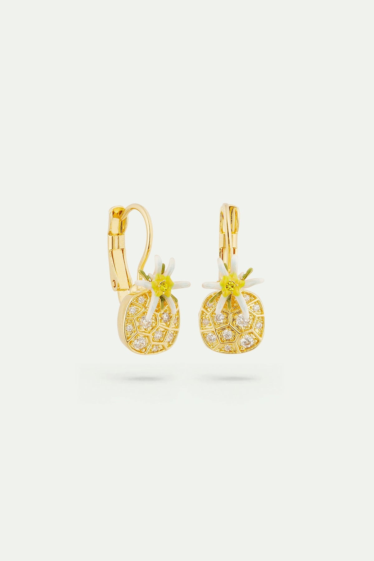 Sleeper Earrings LES NÉRÉIDES LOVES ANIMALS — detail view