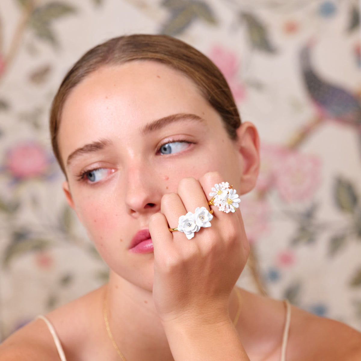 BA400444 - Adjustable Ring BAL DE PRINTEMPS — worn by a model