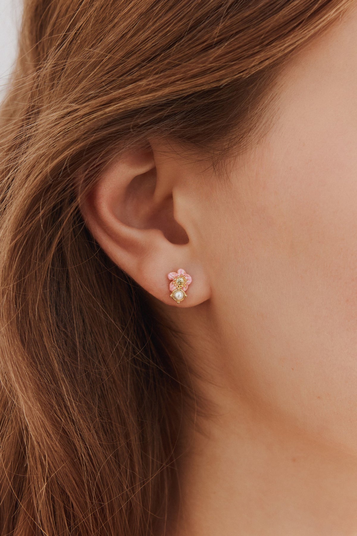 Post Earrings LE BOIS GOURMAND — worn by a model