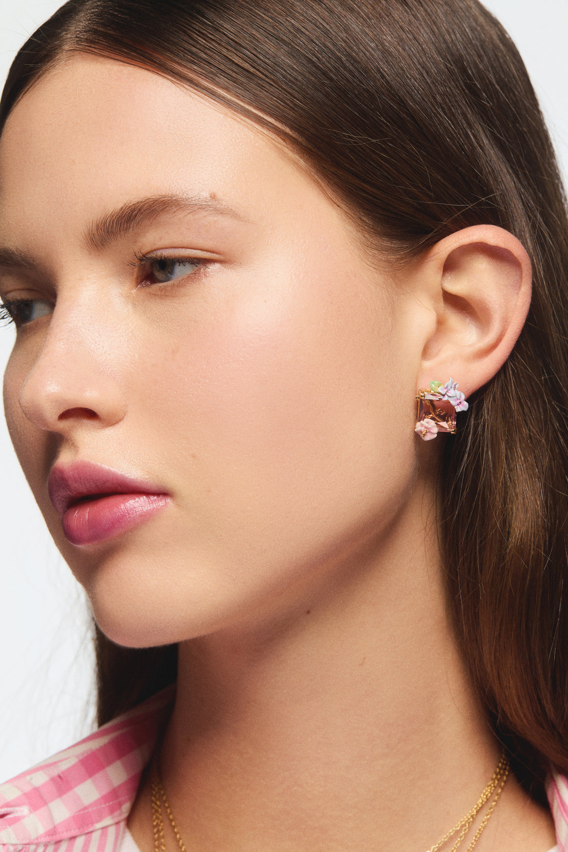 Post Earrings JARDIN D'HORTENSE — worn by a model