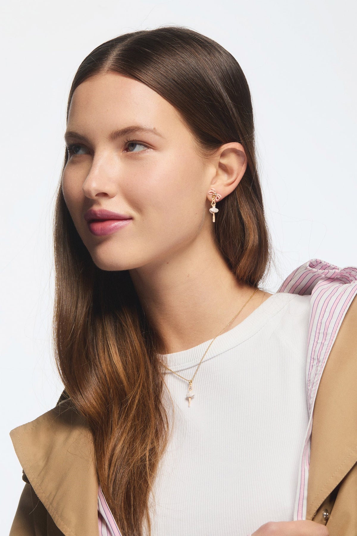 Necklace MINI PAS DE DEUX — worn by a model