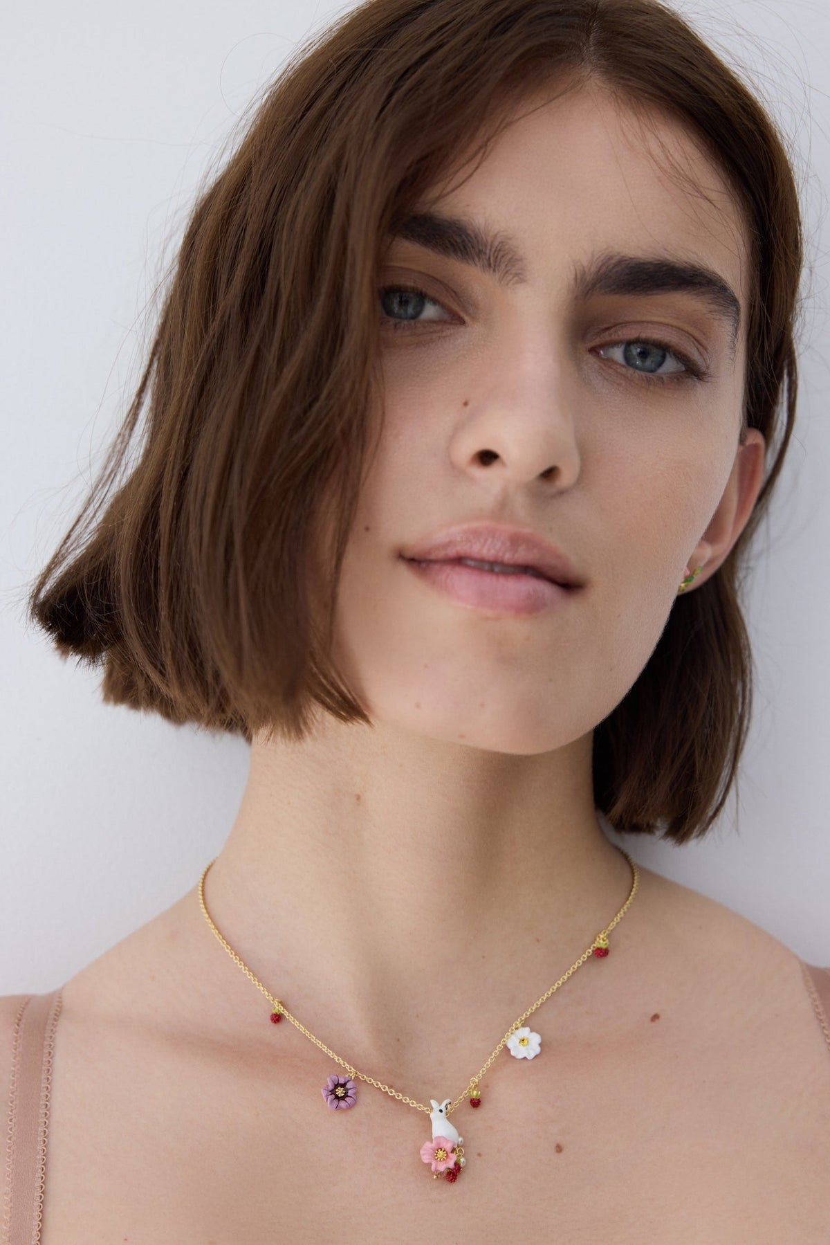 42 + 5cm Necklace RENCONTRE ENCHANTÉE — worn by a model