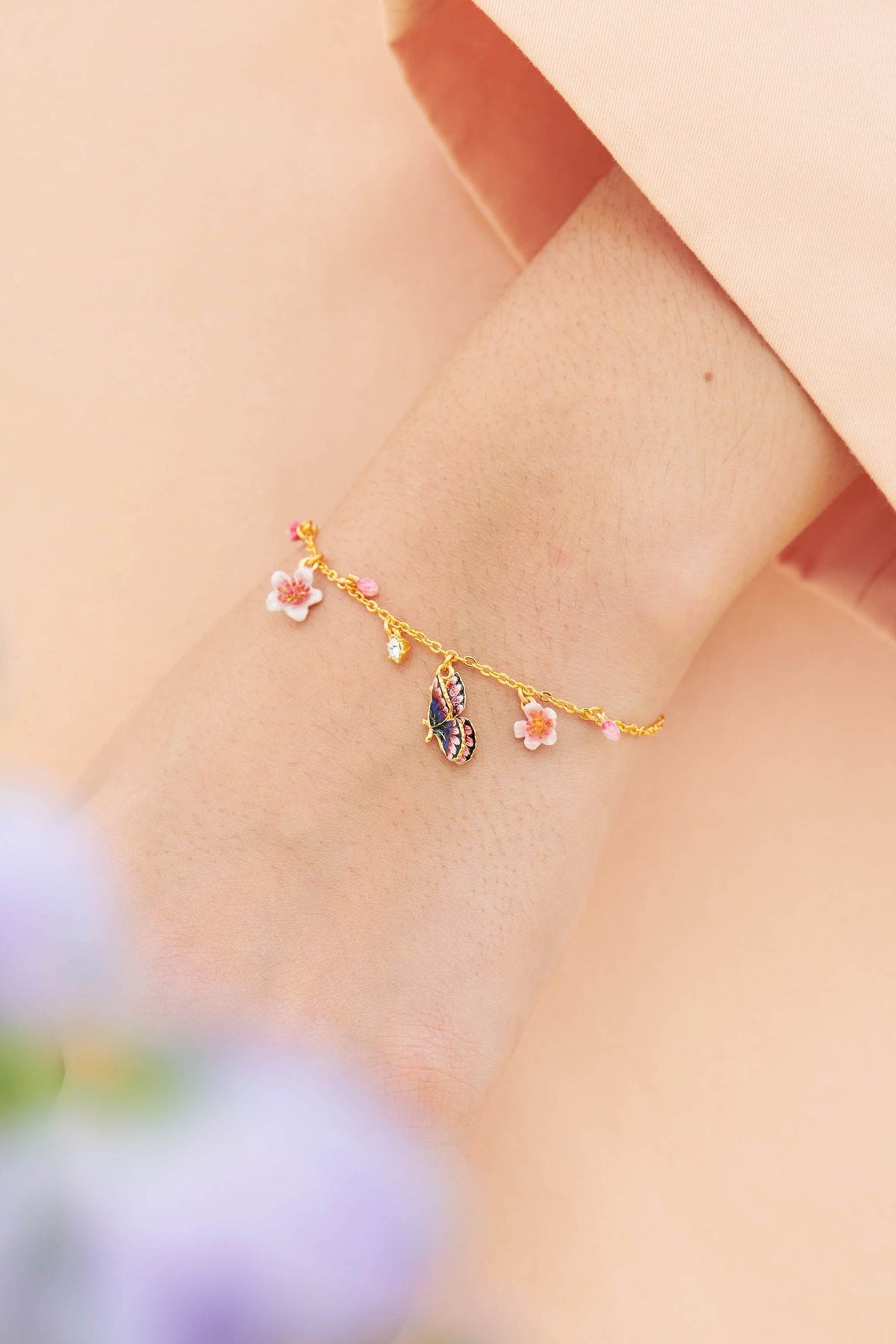 15.5 + 3.5 cm Bracelet HANAMI — worn by a model