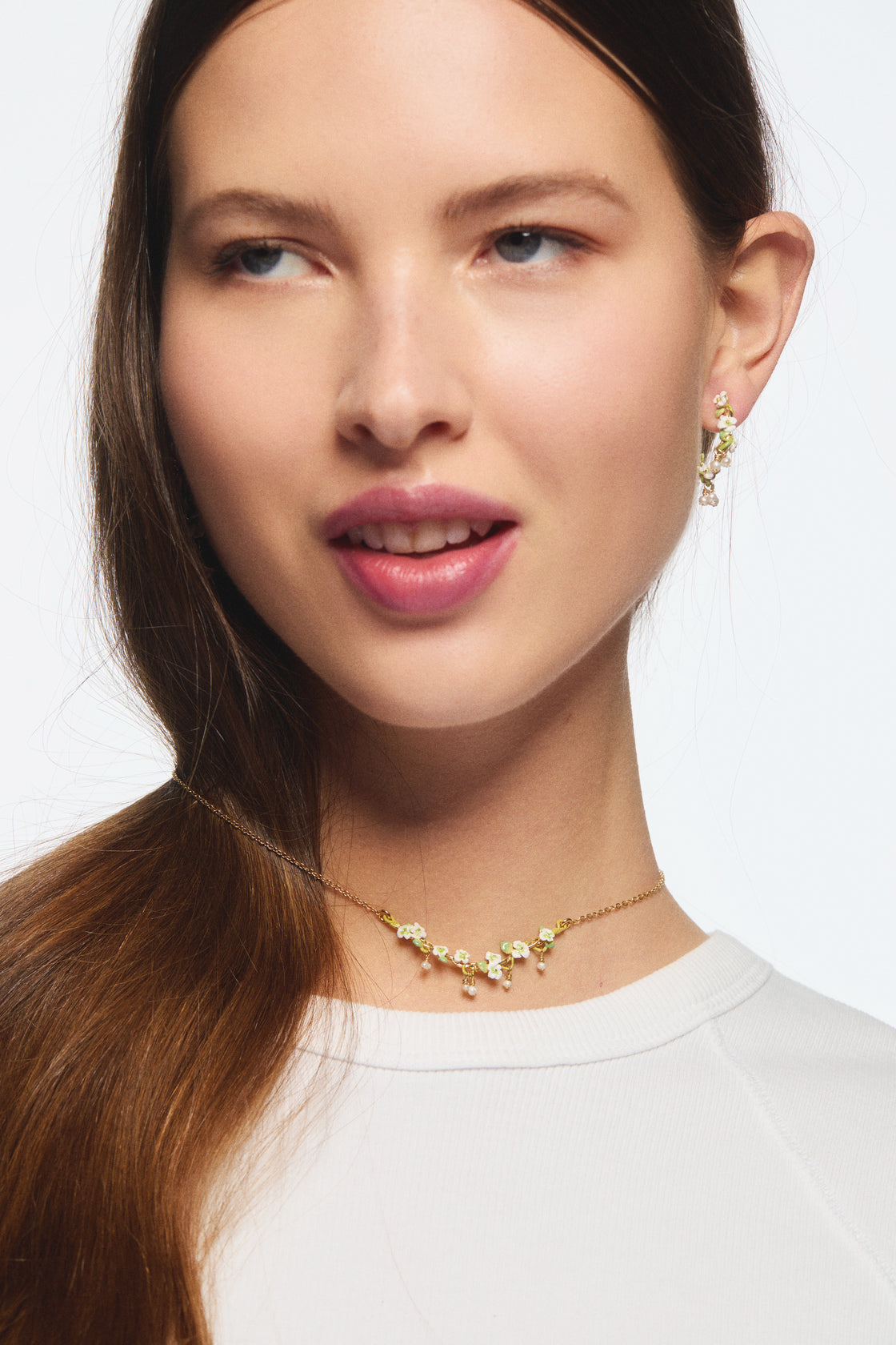 Necklace 40+5cm JARDIN D'HORTENSE — worn by a model