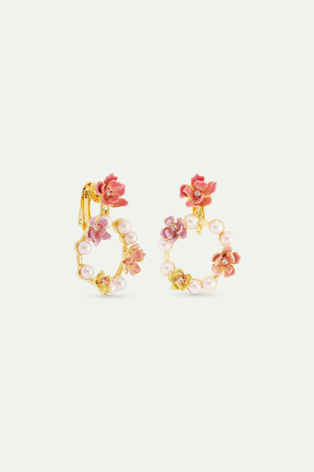 Clip Earrings FANTASMAGNOLIA — detail view