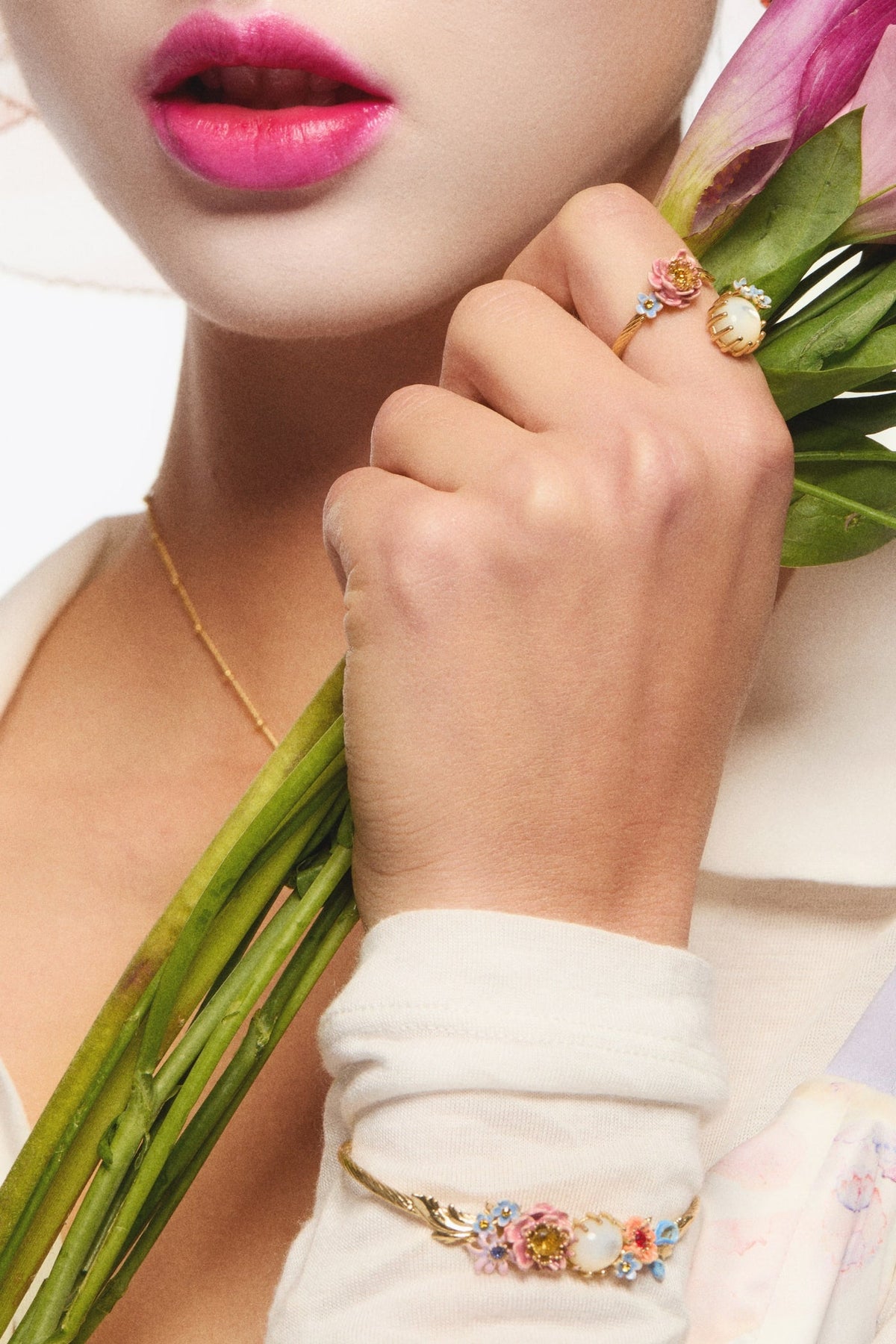 Adjustable Ring PETIT TRIANON — worn by a model