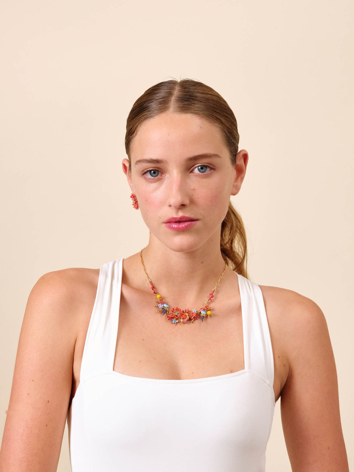 Necklace 42+5cm SPLENDEURS DES PROFONDEURS — worn by a model