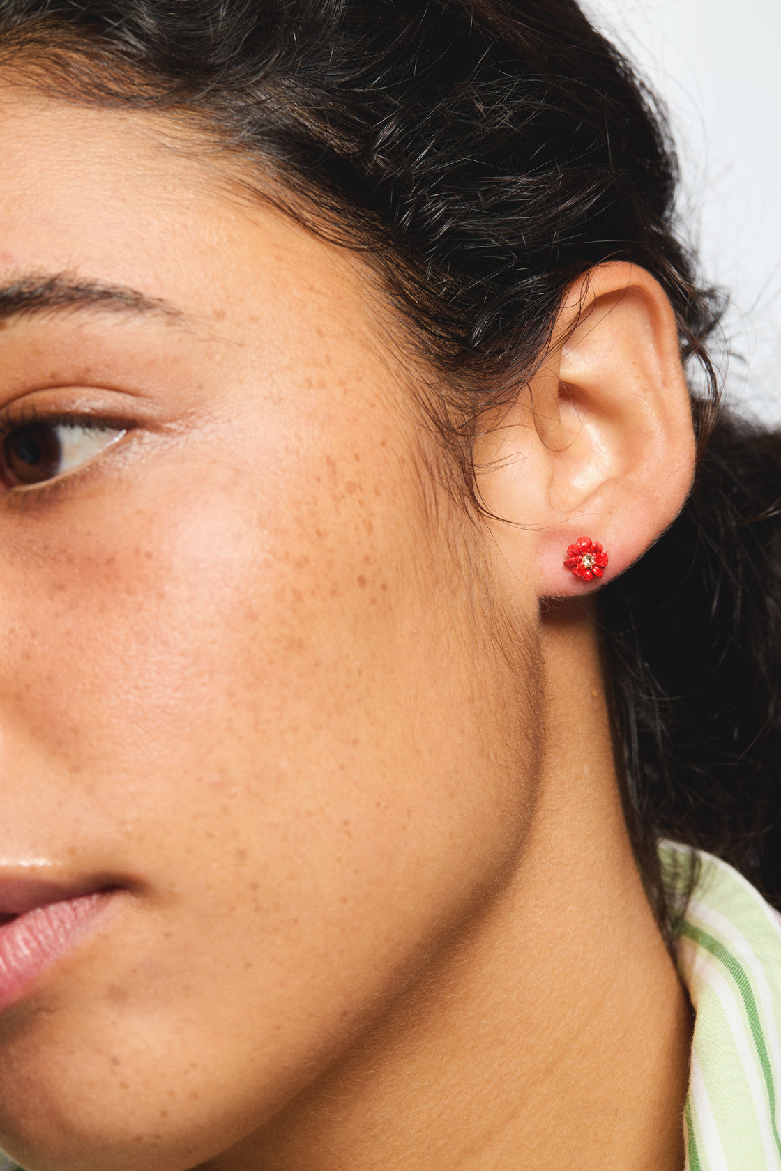 Post Earrings FLEUR DE ROCHE — worn by a model