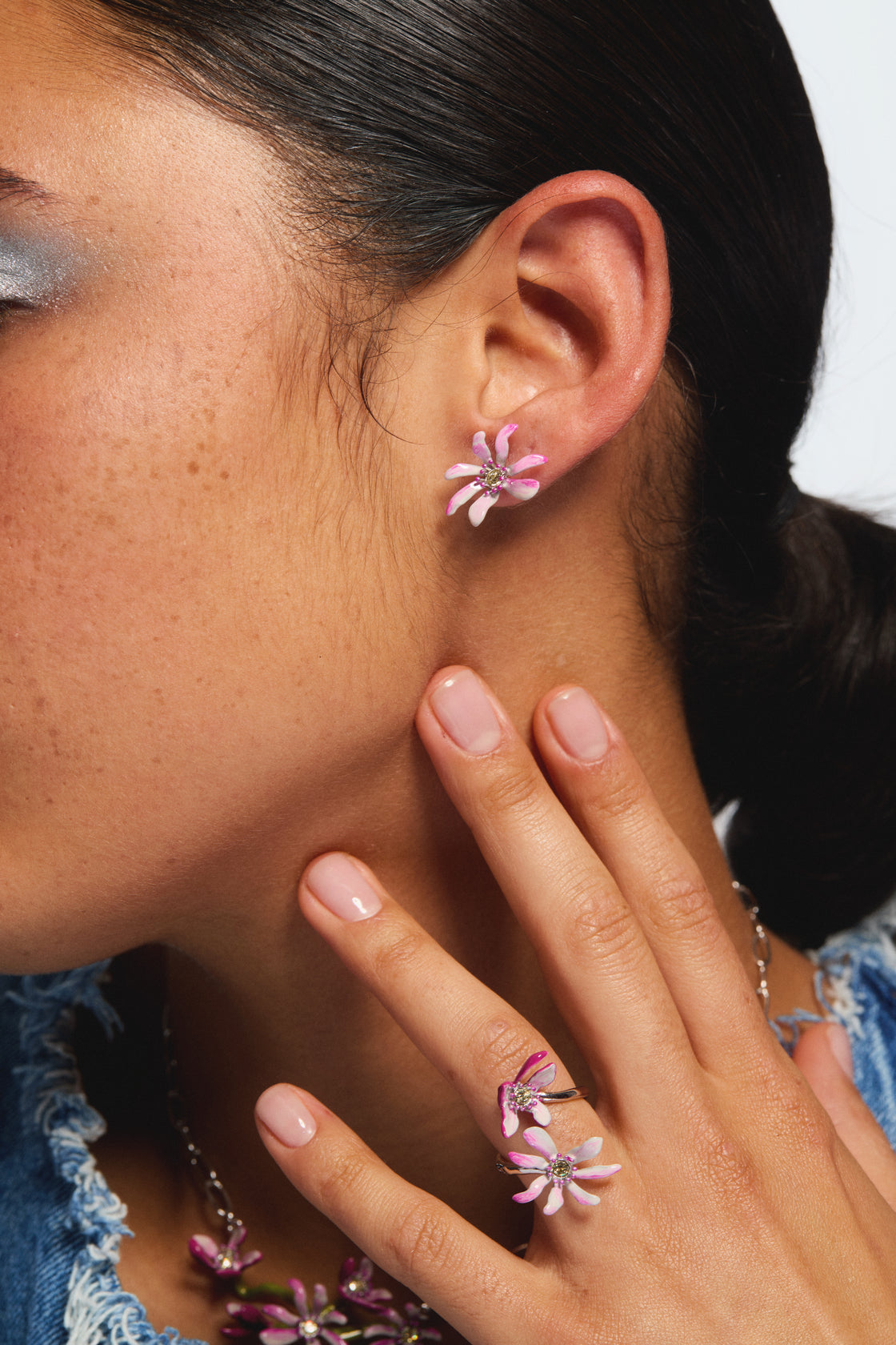 Adjustable Ring FANTASMAGNOLIA — worn by a model