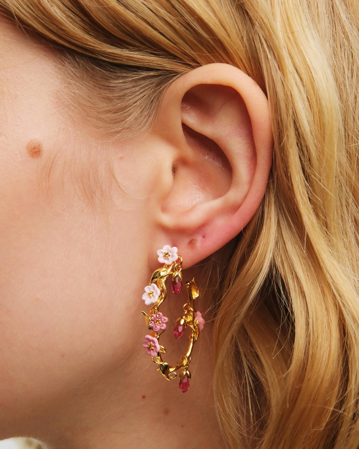 Post Earrings SECRET DE PARFUMEUR — worn by a model