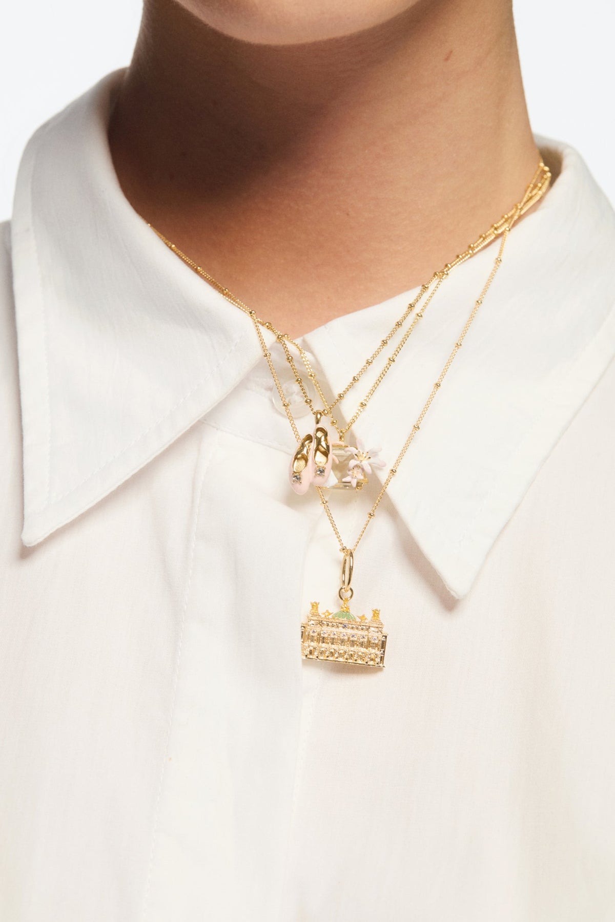 Necklace 42+5cm OPERA NATIONAL DE PARIS - PALAIS GARNIER — worn by a model