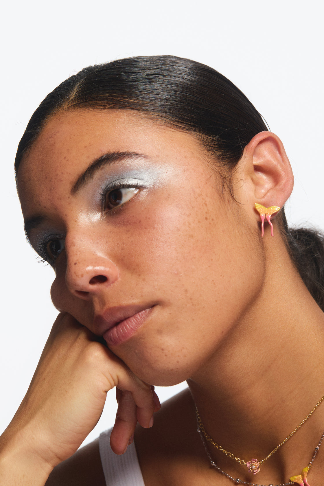 Post Earrings FANTASMAGNOLIA — detail view