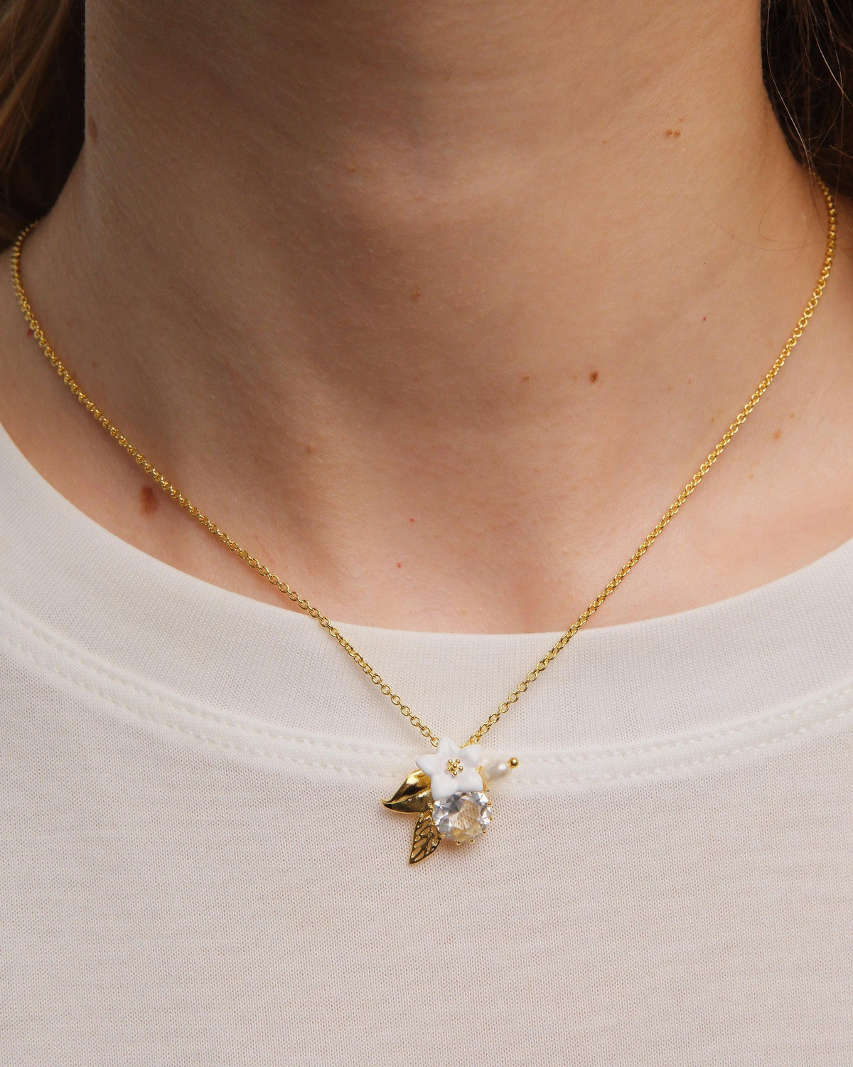 Necklace 40+5cm LA PETITE MESSAGERE — worn by a model