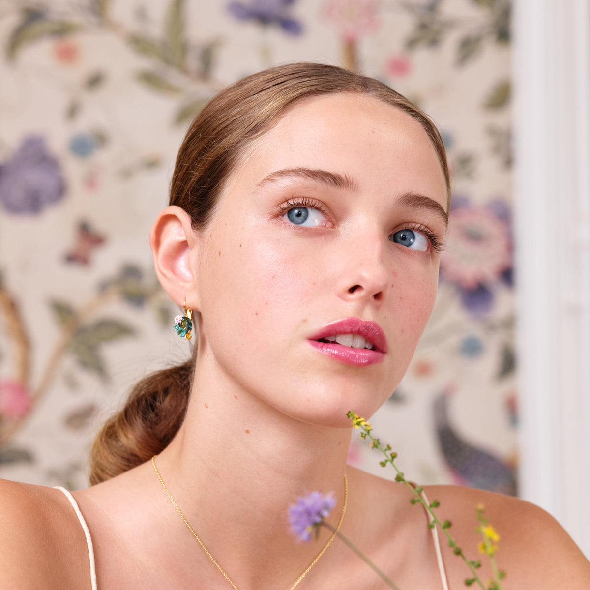 BW400542 - Clip Earrings LES NYMPHEAS — worn by a model